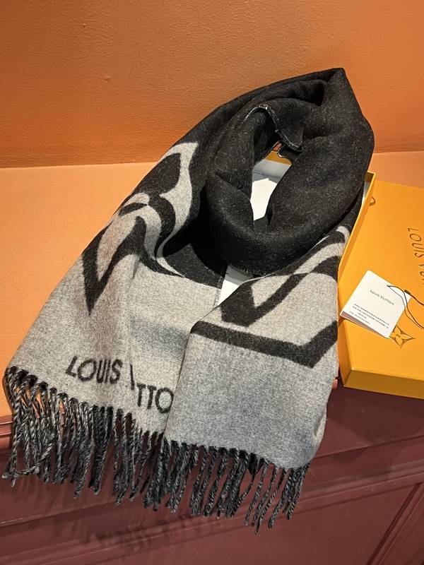 Louis Vuitton Scarf LVC00469